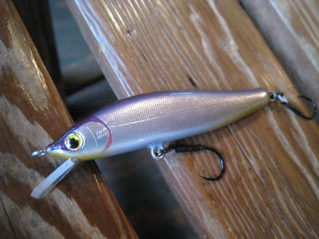 鱒稚魚サスペンド 6.5cm/4.5g　カラー/紫銀